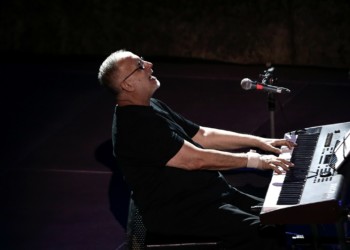 Αποχαιρετισμός: «Δεν παραδινόμαστε, Θάνο»!