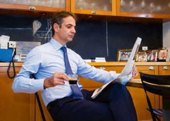 Το μεγάλο αλισβερίσι κυβέρνησης και εκδοτών