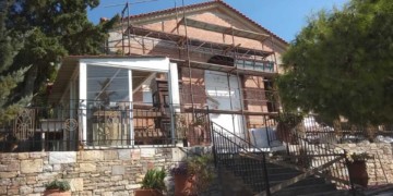 Προφήτης Ηλίας: Ένα «ιερό» αυθαίρετο στον Υμηττό