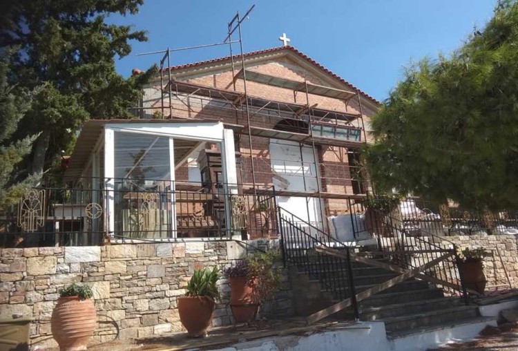 Προφήτης Ηλίας: Ένα «ιερό» αυθαίρετο στον Υμηττό