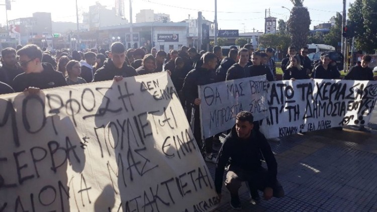 Οι μαθητές της Αττικής επιμένουν να αγωνίζονται