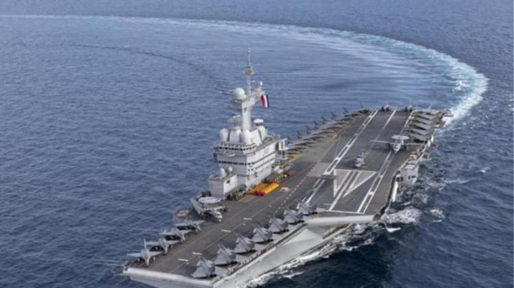 Στα χακί η γειτονιά μας, αλλά όχι για τις απόκριες…