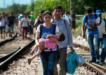 Η «εισβολή των προσφύγων» και οι άλλοι μύθοι της κυρίαρχης προπαγάνδας