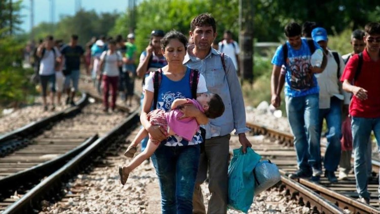 Η «εισβολή των προσφύγων» και οι άλλοι μύθοι της κυρίαρχης προπαγάνδας