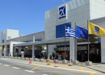 400 εργαζόμενοι στο αεροδρόμιο απολύονται με SMS