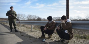 Καταγγελία φαντάρων για «άγριο ξύλο» σε πρόσφυγες στον Έβρο