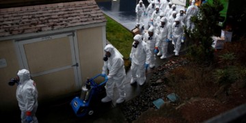 Οι δύο όψεις της καταστροφής  που μας απειλεί