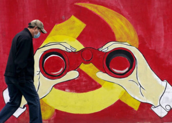 COVID-19: Οι ευθύνες  του… κομμουνισμού και τα σενάρια  νέας ύφεσης