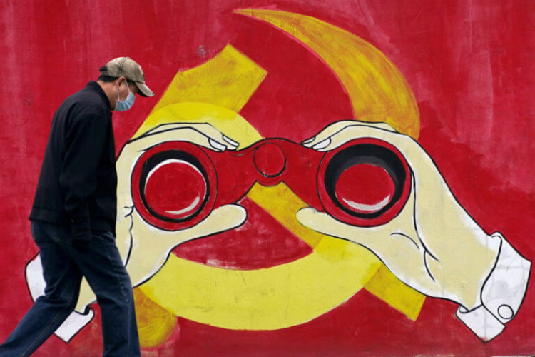 COVID-19: Οι ευθύνες  του… κομμουνισμού και τα σενάρια  νέας ύφεσης