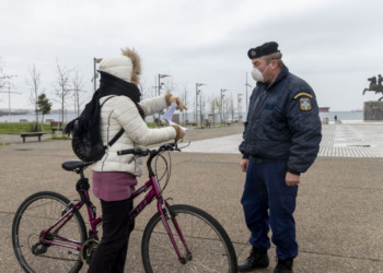 «Αστυνομικός είμαι και κάνω ό,τι γουστάρω βλάκα» – «Σιγά μωρέ, 150 ευρώ είναι»