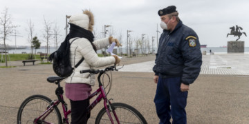«Αστυνομικός είμαι και κάνω ό,τι γουστάρω βλάκα» – «Σιγά μωρέ, 150 ευρώ είναι»