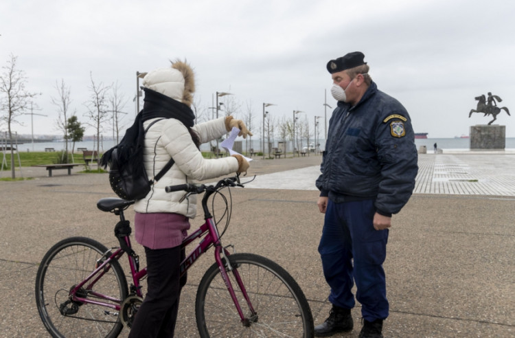 «Αστυνομικός είμαι και κάνω ό,τι γουστάρω βλάκα» – «Σιγά μωρέ, 150 ευρώ είναι»