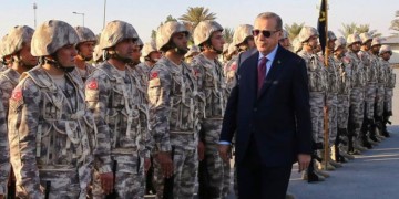 Ο πόλεμος του Ερντογάν μέσα κι έξω  από την Τουρκία