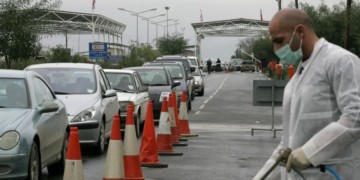 Κύπρος: Οδοφράγματα παντού και από τις δύο πλευρές