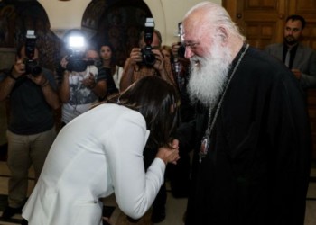 Σκοταδιστές κληρικοί,  επικίνδυνοι πολιτικοί