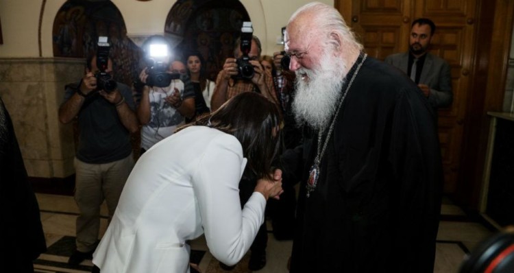 Σκοταδιστές κληρικοί,  επικίνδυνοι πολιτικοί