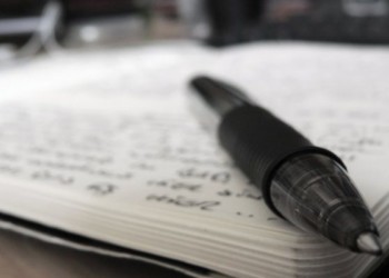 Όχι, δεν είμαστε όλοι ίδιοι στα ΜΜΕ!