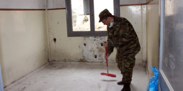 Θερμοκήπια κορονοϊού τα στρατόπεδα!