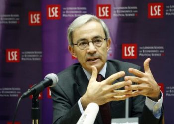 Ψάχνουν «Τσιόδρα» της οικονομίας για τις αντιλαϊκές πολιτικές που έρχονται