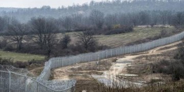 Ο φράκτης του αίσχους και τα μυστικά του βάλτου