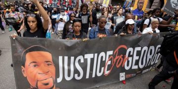 Ένας χρόνος από τη δολοφονία Φλόιντ: Για να μπορέσουμε επιτέλους να ανασάνουμε!