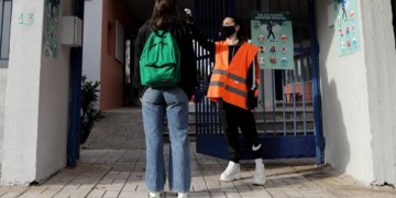 Υπουργείο… Πόντιος Πιλάτος, «Ιφιγένειες» μαθητές-καθηγητές