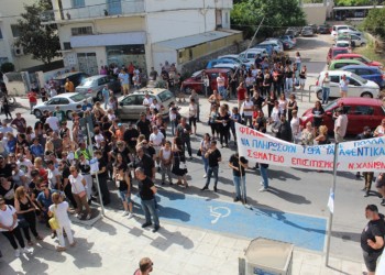 «Ξεκρέμαστοι» λόγω τουρισμού περίπου 160.000 εργαζόμενοι