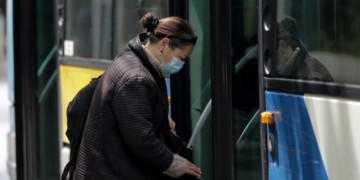 Προστατευτική μάσκα: Πρόστιμο στους παραβάτες, «ελεύθερο» στους κερδοσκόπους