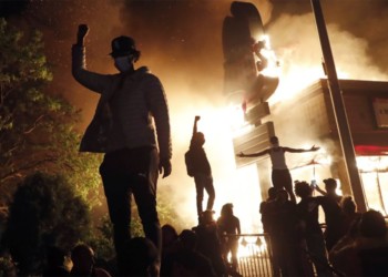 Δεν είναι πλιάτσικο, είναι εξέγερση