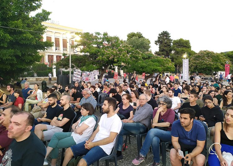 Αναιρέσεις 2020: Γέμισε νεολαία η πλατεία Πρωτομαγιάς