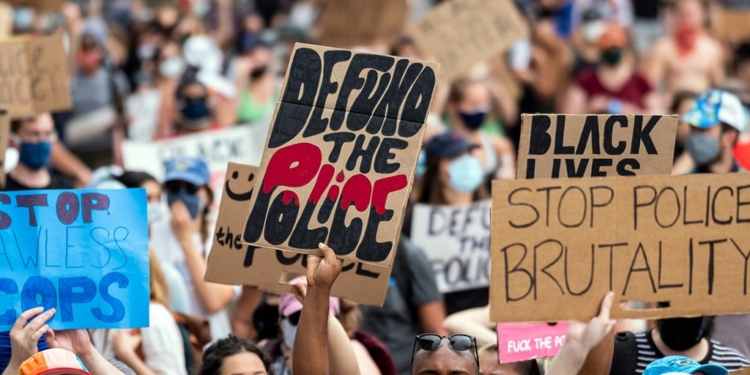 Κεφαλοκλείδωμα στις ελευθερίες