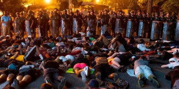 Εξέγερση του σήμερα,  όχι εικόνα από  το χθες ή το αύριο