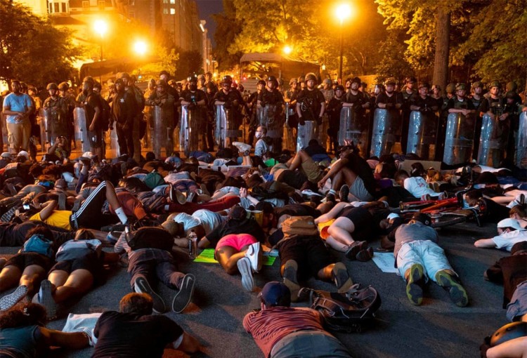 Εξέγερση του σήμερα,  όχι εικόνα από  το χθες ή το αύριο