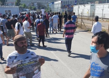 Σκαραμαγκάς: Επίθεση των ΜΑΤ σε πρόσφυγες