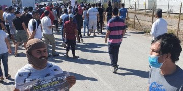 Σκαραμαγκάς: Επίθεση των ΜΑΤ σε πρόσφυγες