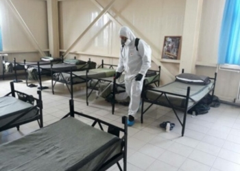 Κρούσματα ιού και αυταρχισμού