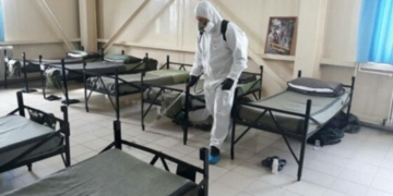 Κρούσματα ιού και αυταρχισμού