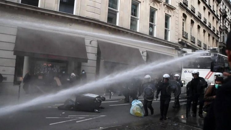 Το νερό ως είδος πολυτελείας και κερδοφορίας