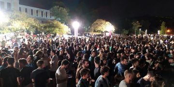 Αναιρέσεις 2020: Γέμισε νεολαία η πλατεία Πρωτομαγιάς