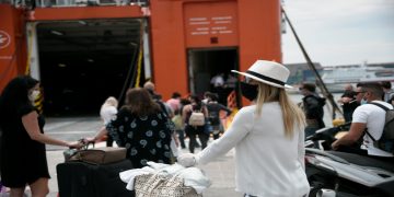 Στο βωμό της καραντίνας το δικαίωμα κανονικής άδειας