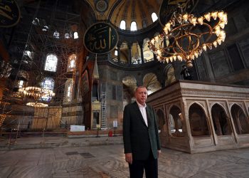 Η Αγία Σοφία κρίκος στην αλυσίδα της καθυπόταξης των μνημείων