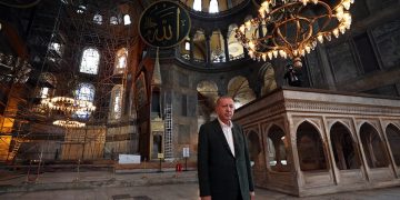 Η Αγία Σοφία κρίκος στην αλυσίδα της καθυπόταξης των μνημείων