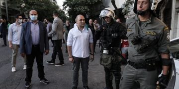 Μήνυση Μπογδάνου στον Σπύρο Δαπέργολα για ανάρτηση στο twitter