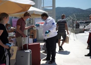 Στα τουριστικά μέρη του Β. Αιγαίου δεν υπάρχουν ρεπό και ωράρια