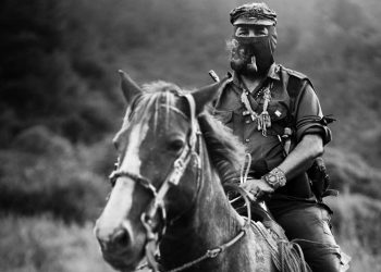 Αντί για «διαρκής επανάσταση» διαρκής πόλεμος