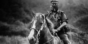 Αντί για «διαρκής επανάσταση» διαρκής πόλεμος