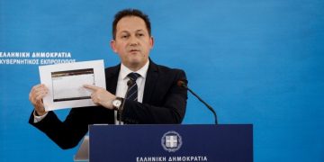 Μνημείο διαπλοκής η λίστα Πέτσα