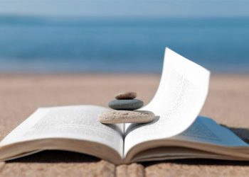 Βιβλία για «βαθιά ανάγνωση» το καλοκαίρι