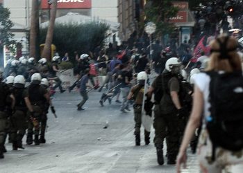 Όργιο αστυνομικής βίας και καταστολής κατά διαδηλωτών