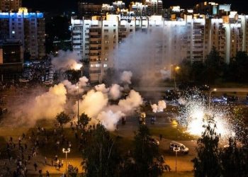 Λευκορωσία: Εξέγερση με ξένες σημαίες